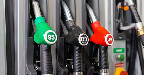 Mitä 100 km maksaa? Bensa, diesel ja sähkö vertailussa